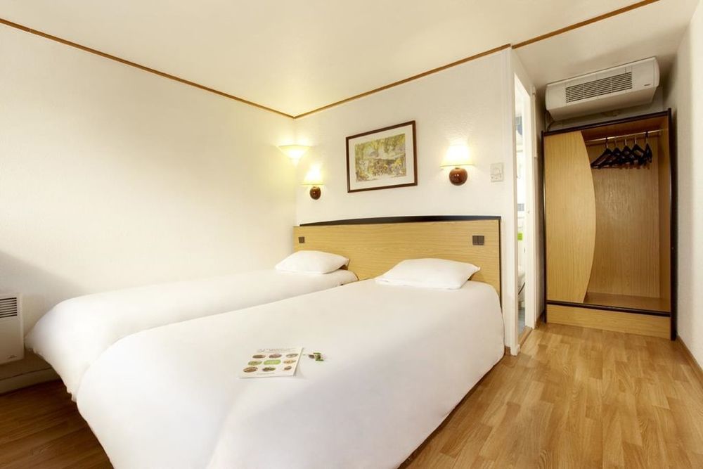B&B Hotel Avignon Sud Parc Des Expositions Rum bild